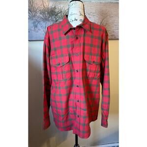 NWT Filson men's Alaskan Guide red & green plaid shirt, size large, 100% cotton